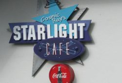 Comic Ray’s Starlight Café: Indiçação de restaurante no Magic Kingdom!!