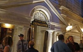 Mais detalhes sobre Harry Potter and the Escape from Gringotts.