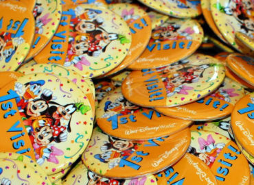 Buttons comemorativos nos parques da Disney!!