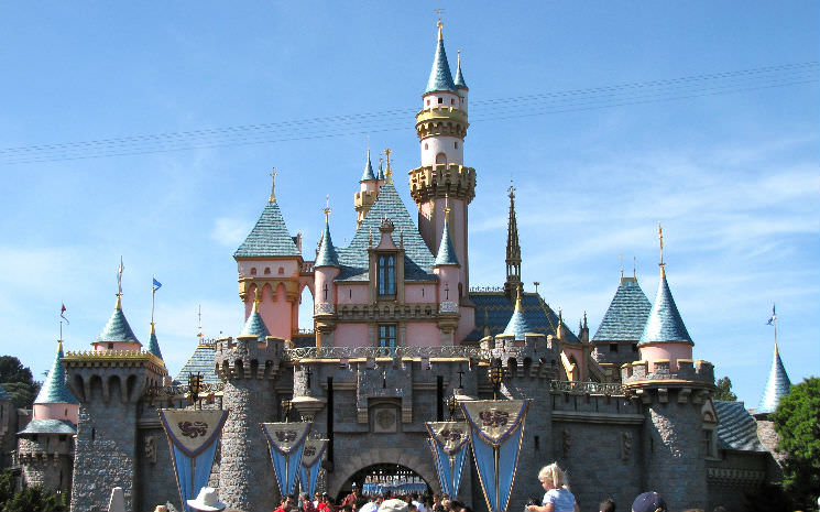É possível entrar no castelo da Aurora na Disneylândia