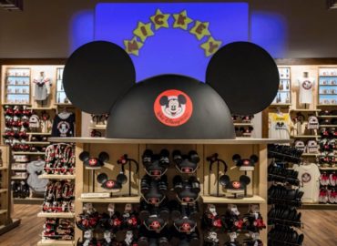 A loja World of Disney reabre em grande estilo no Disney Springs