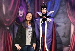Nova refeição na Disney, com Rainha Má, 7 Anões e Branca de Neve