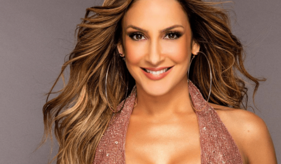 CLAUDIA LEITTE É A PRIMEIRA BRASILEIRA A SE APRESENTAR NO EPCOT, NA DISNEY